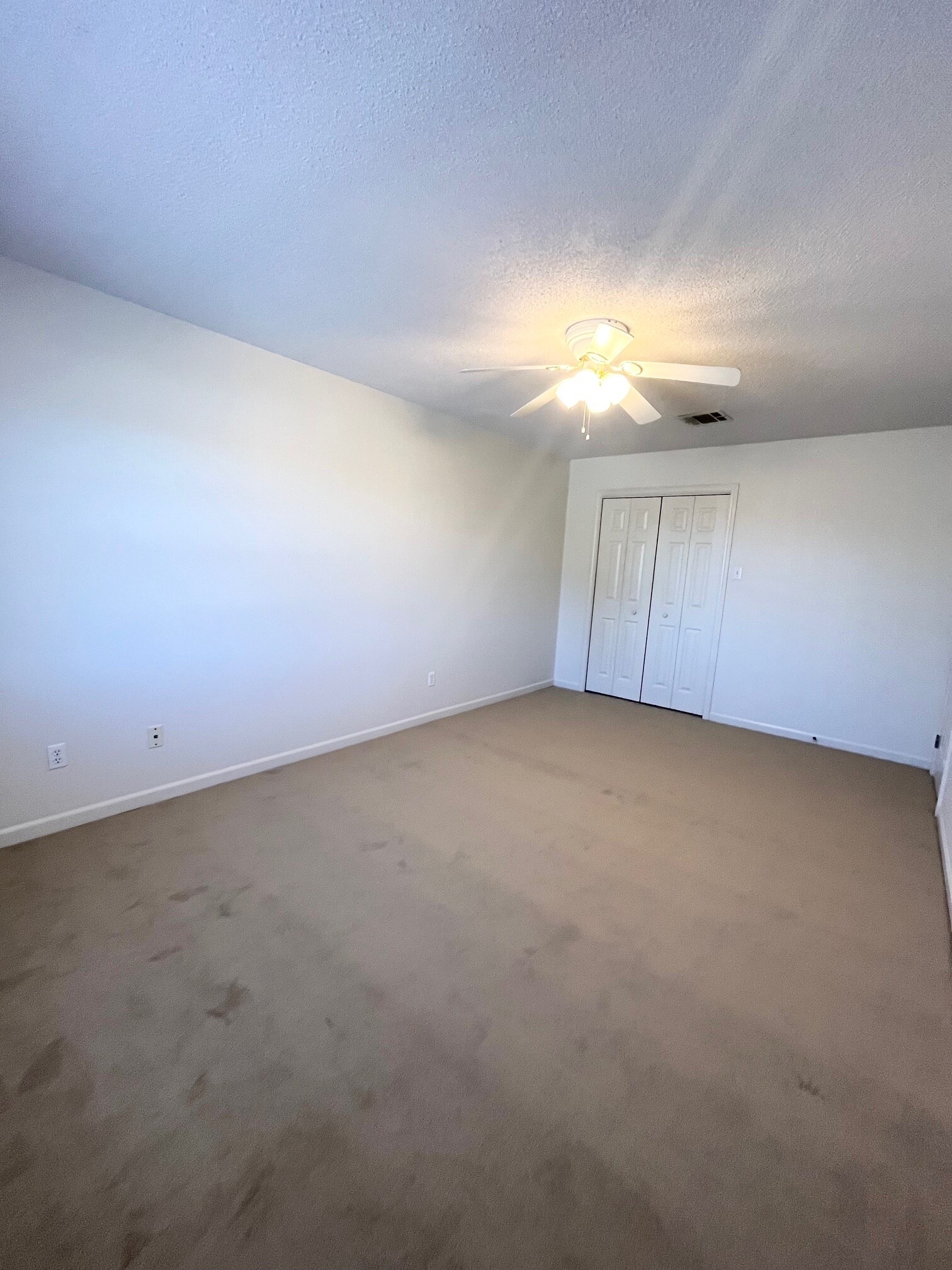 Building Photo - 122 Mall Cir