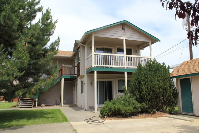 Building Photo - 503 River Ave