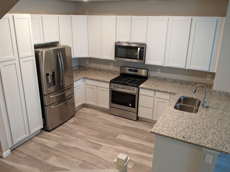 Building Photo - 14925 E Belleview Dr