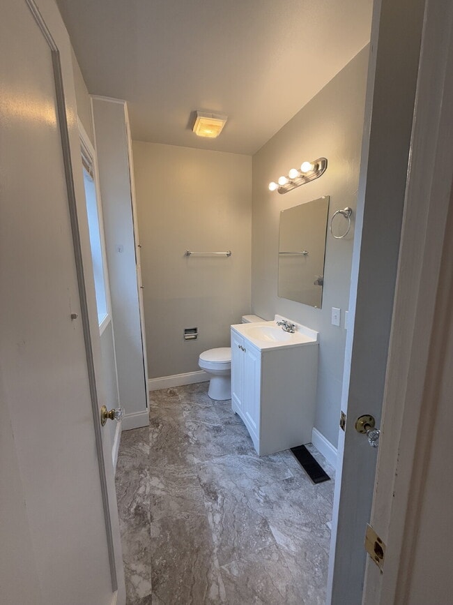 Building Photo - 3 Bed, 3 bath Home in Cashion Place