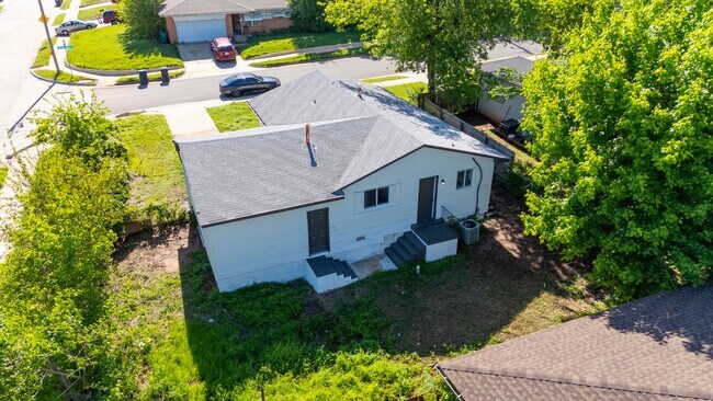 Building Photo - 4-Bed Home Available for Lease & Rent to Own!