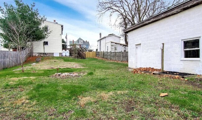 Building Photo - Bright 3 Bedroom, 2 Bath Home In East Pennsboro!