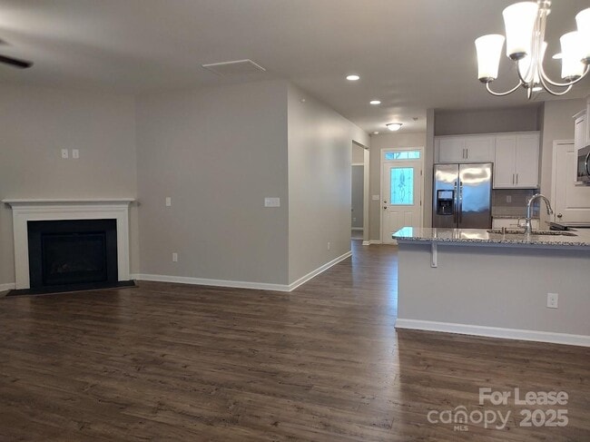 Building Photo - 10500 Bradstreet Commons Way