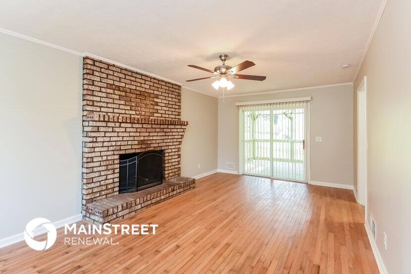 Building Photo - 5613 Woodland Dr