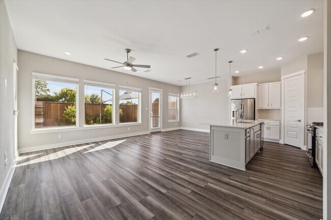 Building Photo - 10961 Hewitt Cliff Ln