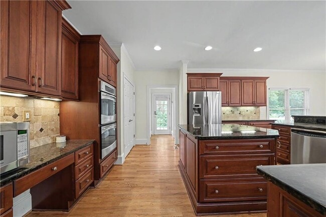 Building Photo - 2260 Bent Creek Manor