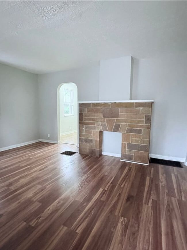 Building Photo - 2227 Homestead Dr