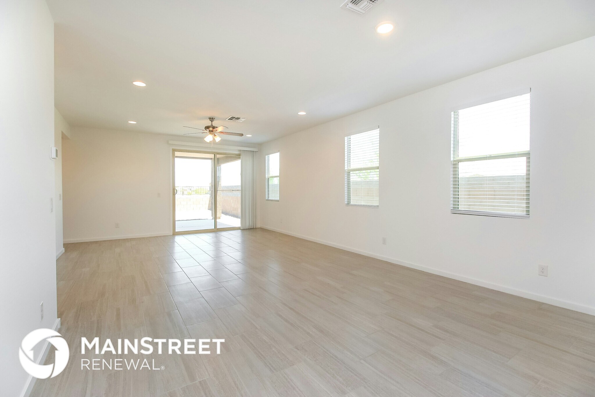 Building Photo - 4386 Greenleaf Dr