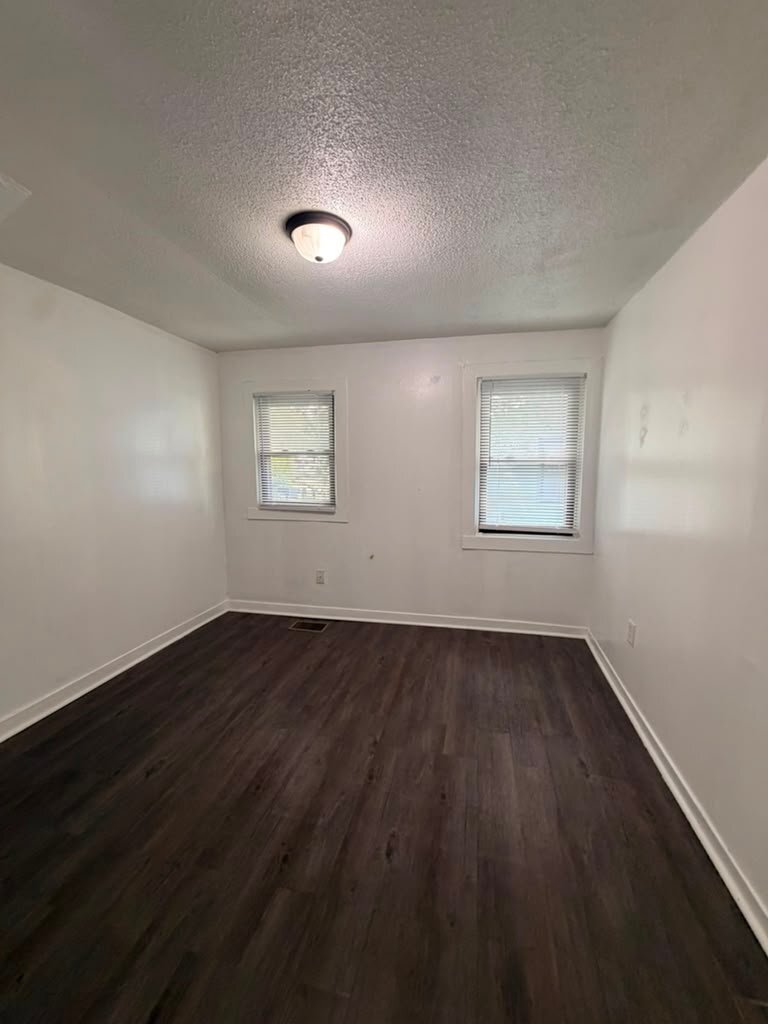 Building Photo - 3206 S Temple Ave