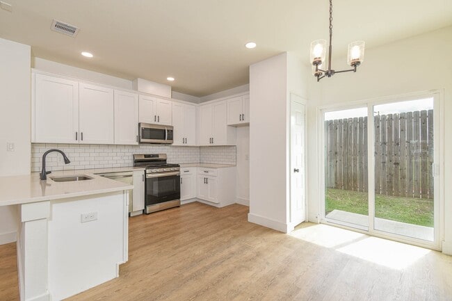 Building Photo - 16571 Oasis Glade Dr