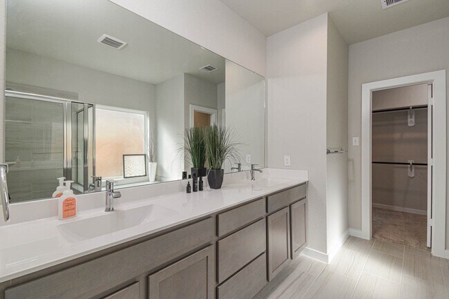 Building Photo - 18307 Yaupon Bough Ln