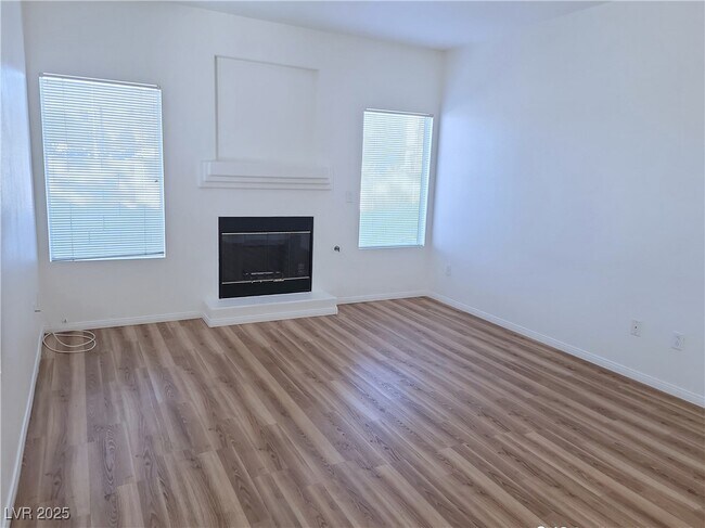 Building Photo - 6014 Vegas Dr