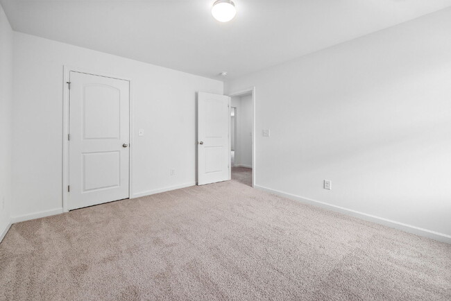 Building Photo - Spacious 4-Bedroom Rental in Desirable Arl...