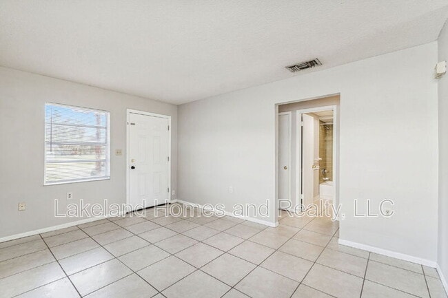 Building Photo - 6026 Norton Rd