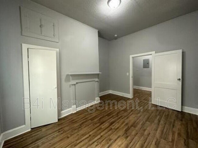 Building Photo - 357 Fairview Ave