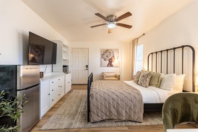 Building Photo - 2012 Balsam Way