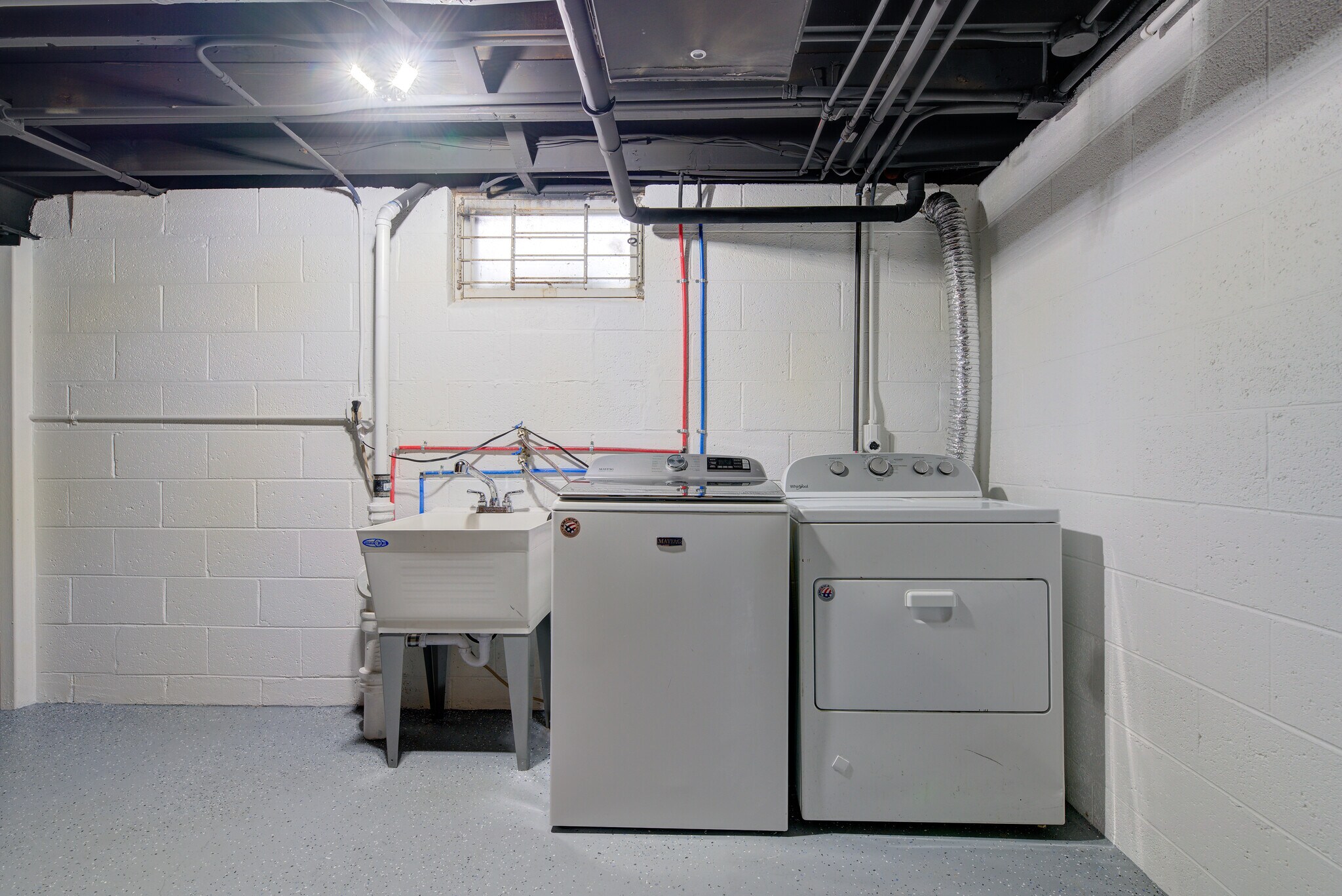 Building Photo - 834 Oregon St