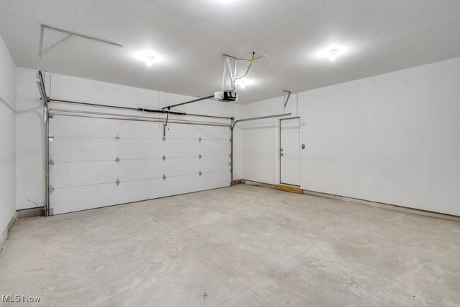 Building Photo - 3136 E 135th St