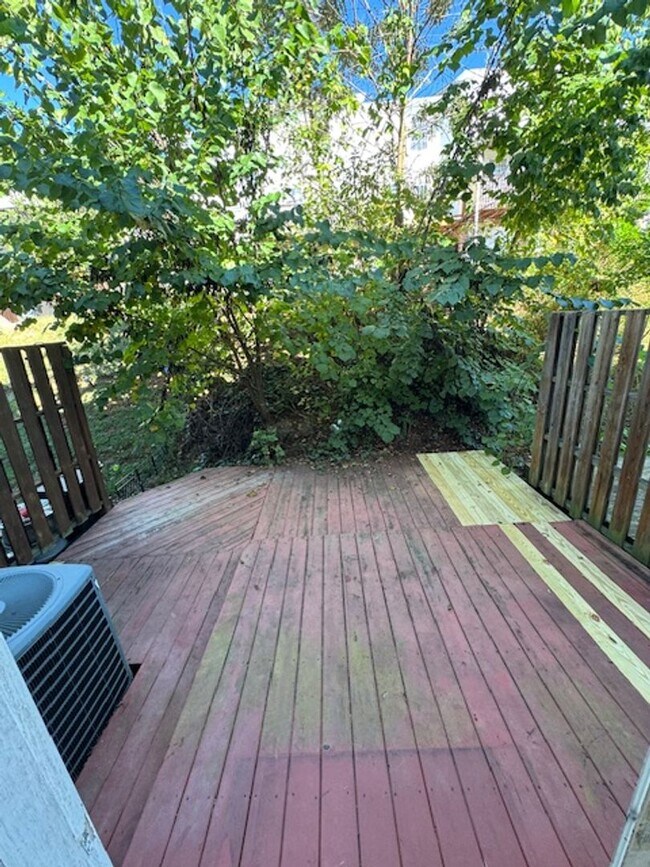 Building Photo - 2 Bed, 3 Bath Condo with Garage and  Flex ...
