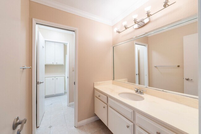 Building Photo - Mathews Avenue