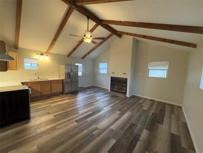 Building Photo - 100 Simmons Family Farm Rd