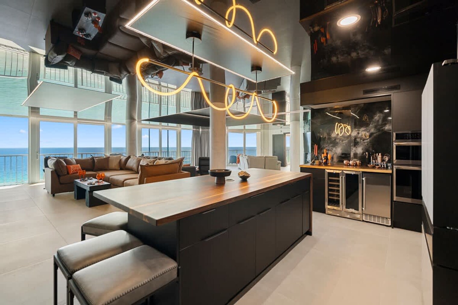 Building Photo - 8743 Thomas Dr