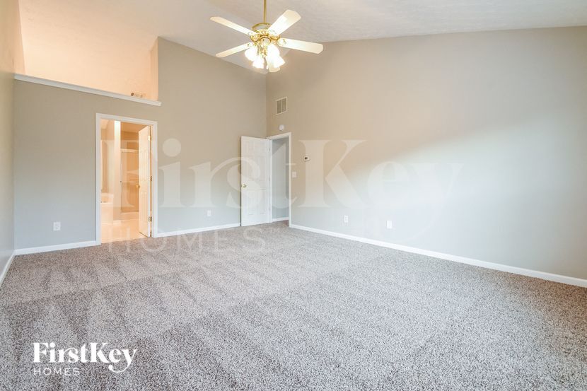 Building Photo - 821 Charles Hall Dr