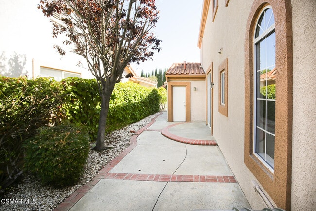 Building Photo - 1811 Fox Springs Cir