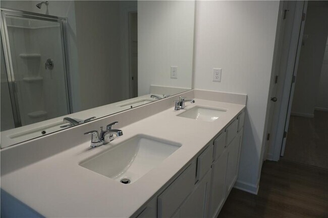 Building Photo - 6727 Armonia Dr