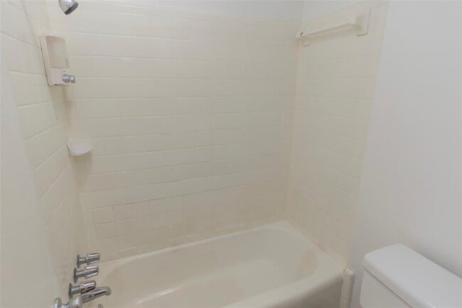 Building Photo - 1401 Kipling St