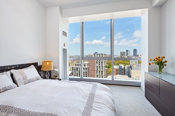 Building Photo - 115 Stuart St