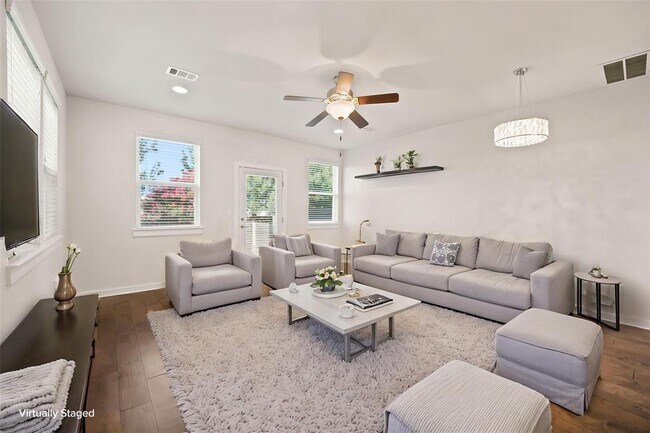 Building Photo - 8921 Parker Ranch Cir