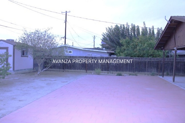 Building Photo - 1 Yr Lease
