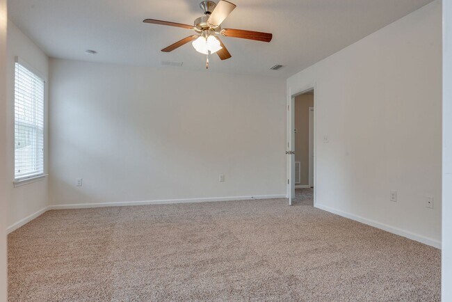 Building Photo - Beautiful 4-Bedroom Home - Wynfield Subdiv...