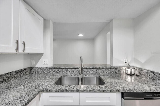 Building Photo - 6449 Cypressdale Dr