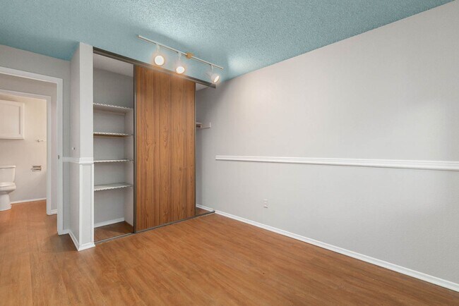 Building Photo - 2210 NE 92nd St