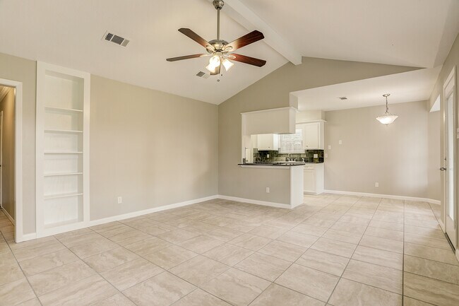 Building Photo - 6407 Crestside Dr