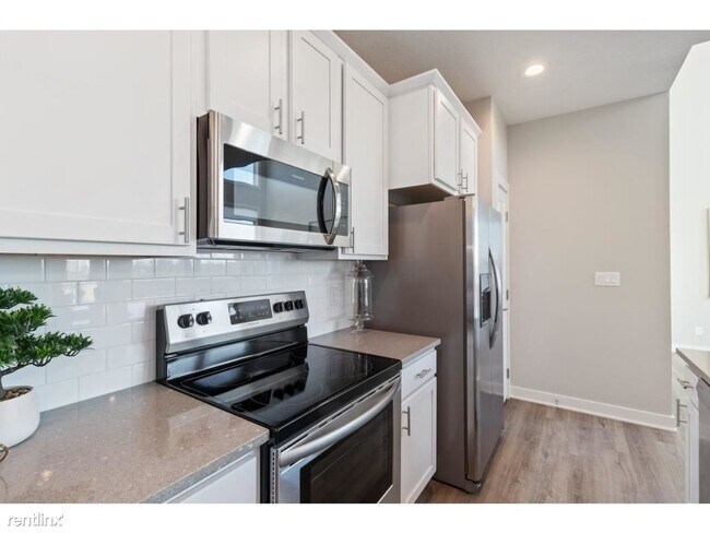 Building Photo - 3 br, 2.5 bath Townhome - Waterford Creek ...