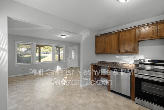 Building Photo - 8119 Vaughn Cir