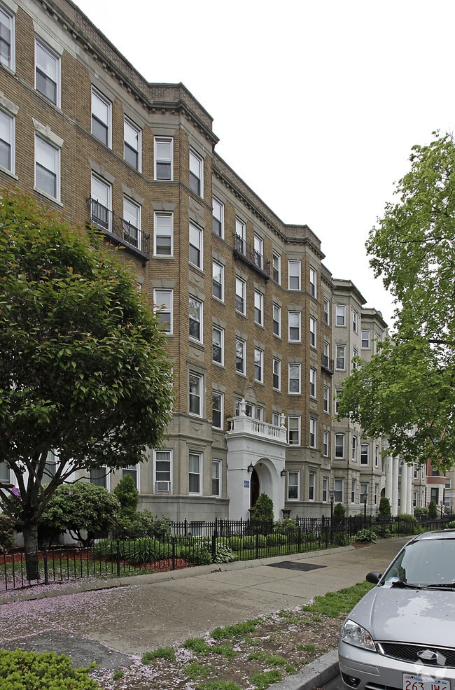 Building Photo - 117 Park Drive