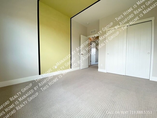 Building Photo - 1279 Foothills Farm Way