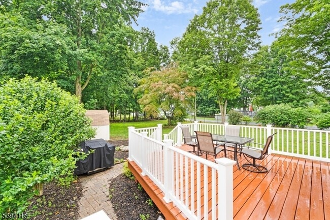 Building Photo - 10 Kenvil Ave