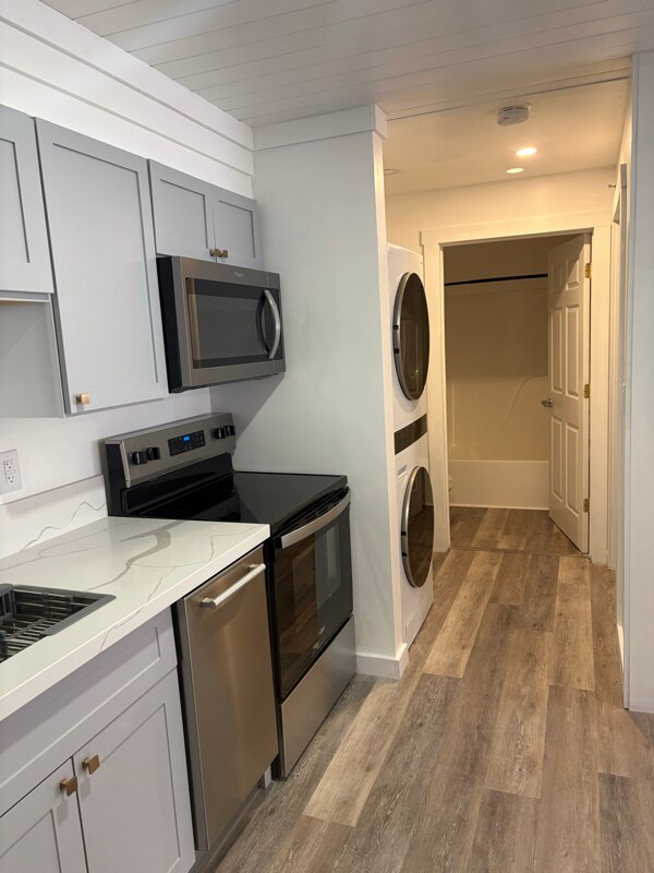 Building Photo - 150 N Main St