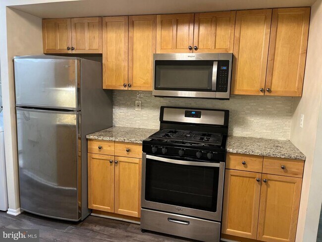 Building Photo - 2044 Royal Fern Ct
