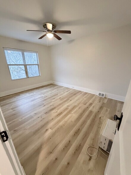 Building Photo - 2233 Brownsville Rd