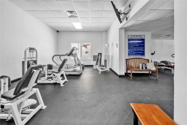 Building Photo - 3725 S Ocean Dr