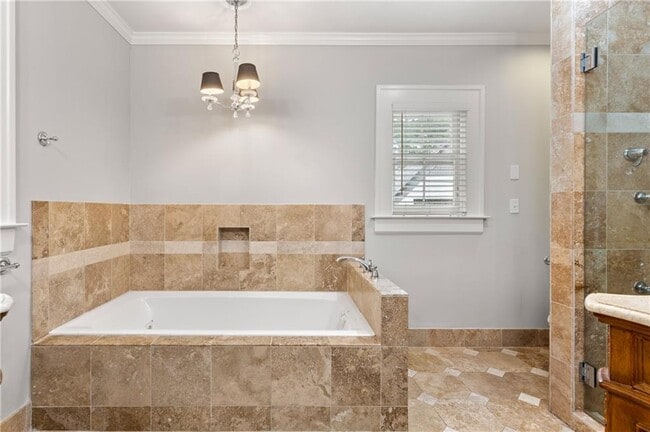 Building Photo - 685 E Morningside Dr NE