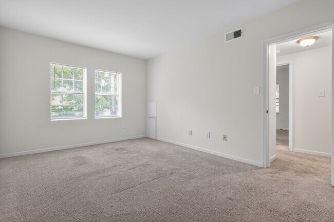 Building Photo - Simply Beautiful, Spacious 2 Bd/1Bth Condo on 50 acres of parklike setting w/ winding paths!