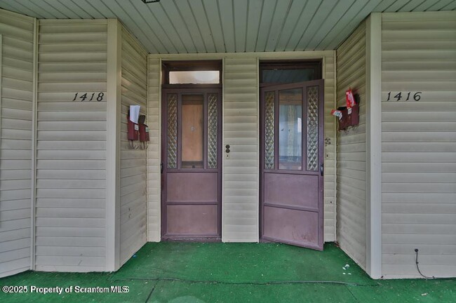 Building Photo - 1416 Capouse Ave