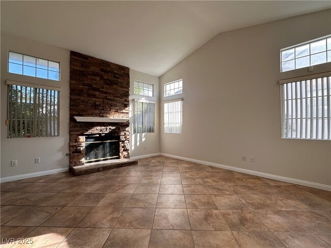 Building Photo - 2053 Smoketree Village Cir